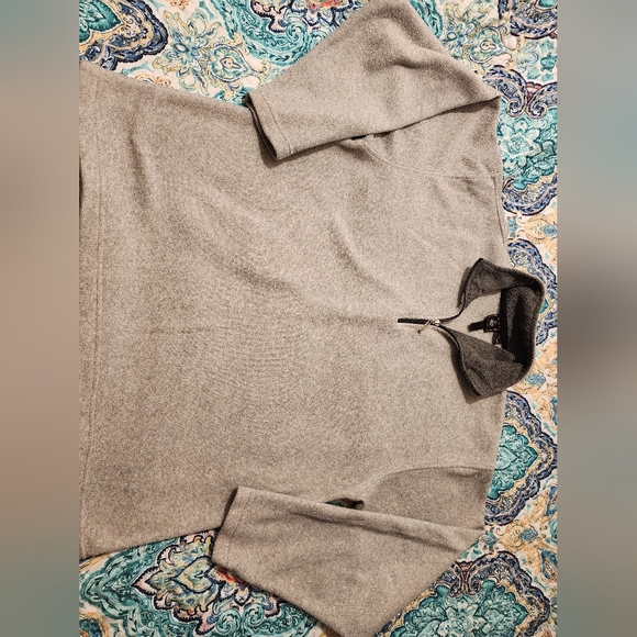 Foot locker sweater - Picture 1 of 2